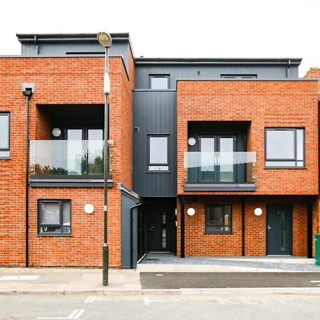 Hybrid Resi - London, Mitcham Close To Tooting And Wimbledon Luaran gambar