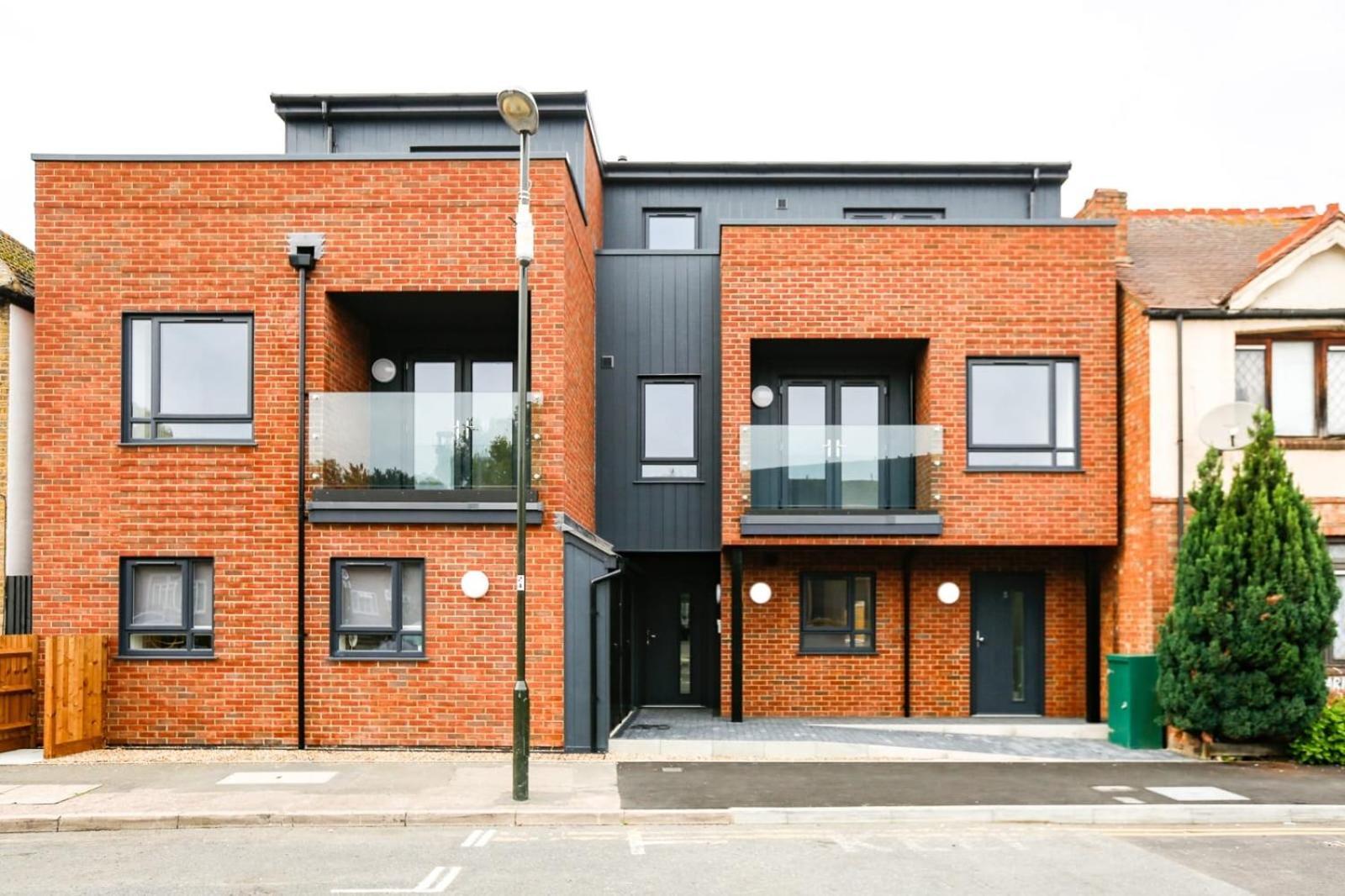 Hybrid Resi - London, Mitcham Close To Tooting And Wimbledon Luaran gambar